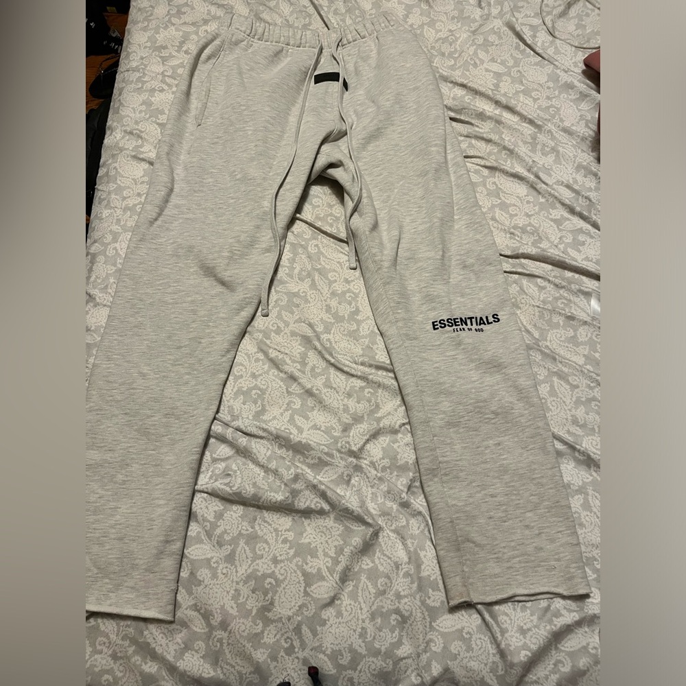Essentials Fear of God Men’s S Light Oatmeal Pants